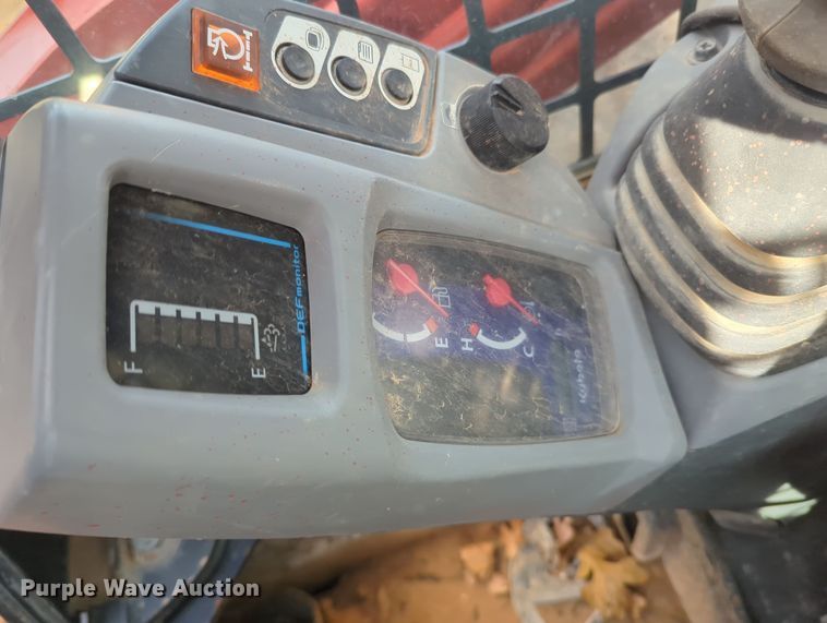 image for item OD9036 Kubota SVL95-2S  tracked skid steer loader