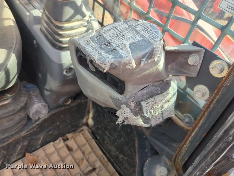 image for item OD9036 Kubota SVL95-2S  tracked skid steer loader