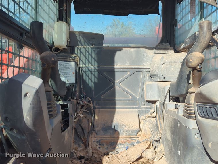 image for item OD9041 Kubota SVL95-2S  tracked skid steer loader