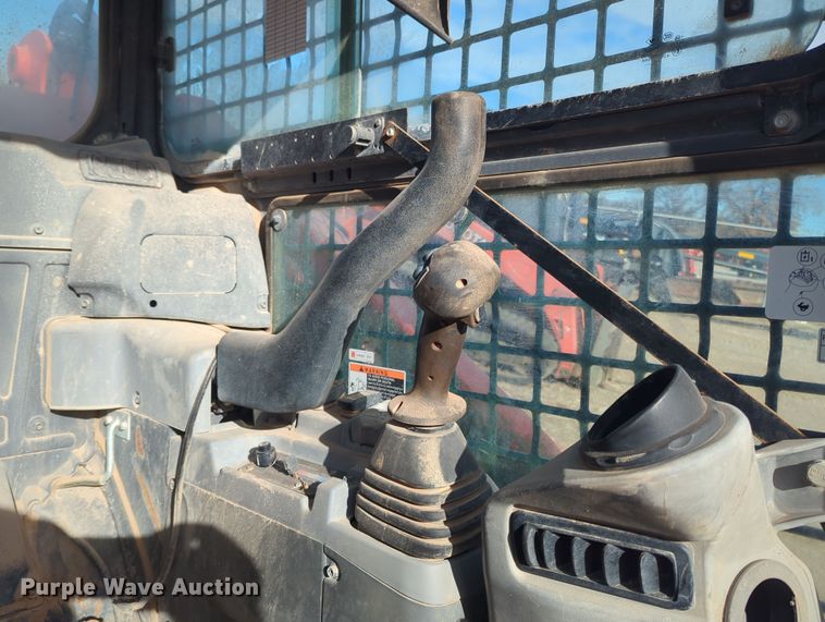 image for item OD9041 Kubota SVL95-2S  tracked skid steer loader