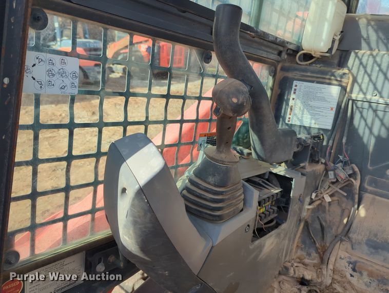 image for item OD9041 Kubota SVL95-2S  tracked skid steer loader