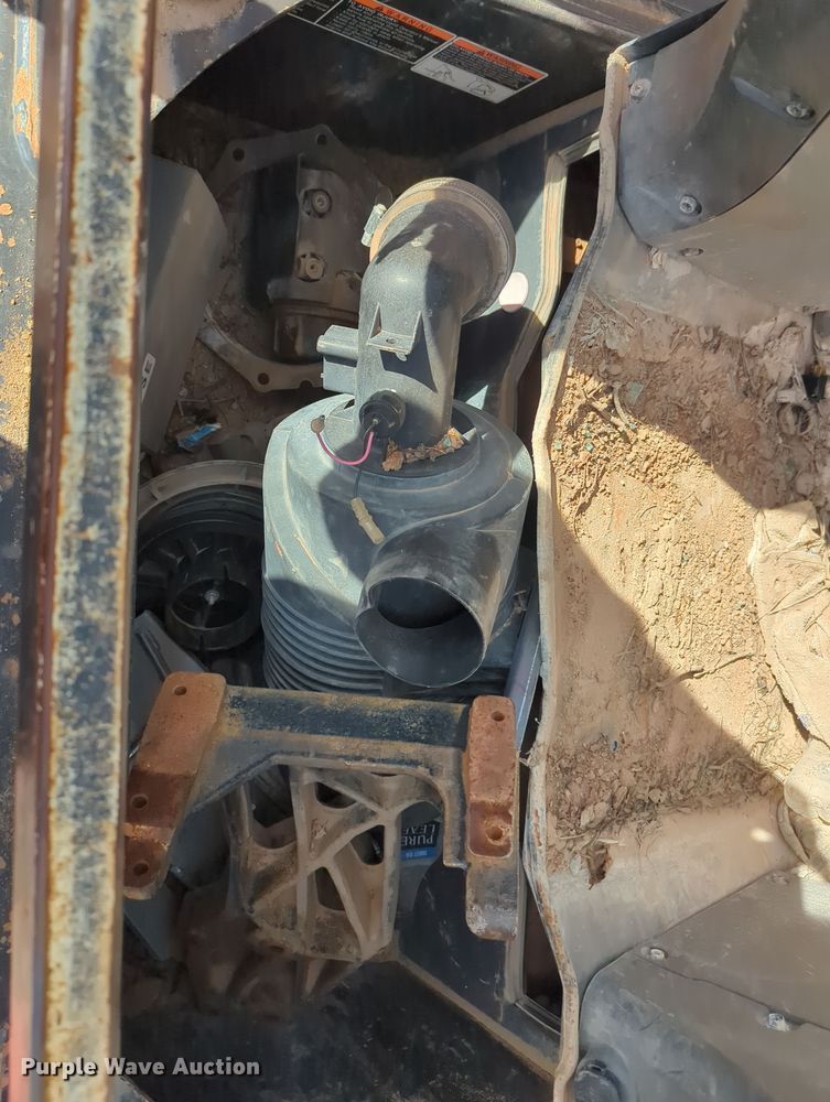 image for item OD9041 Kubota SVL95-2S  tracked skid steer loader