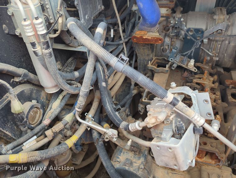 image for item OD9041 Kubota SVL95-2S  tracked skid steer loader