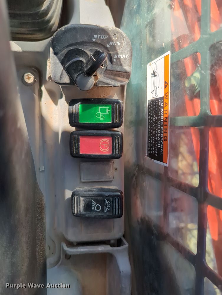 image for item OD9076 2019 Kubota SVL95-2S  tracked skid steer loader