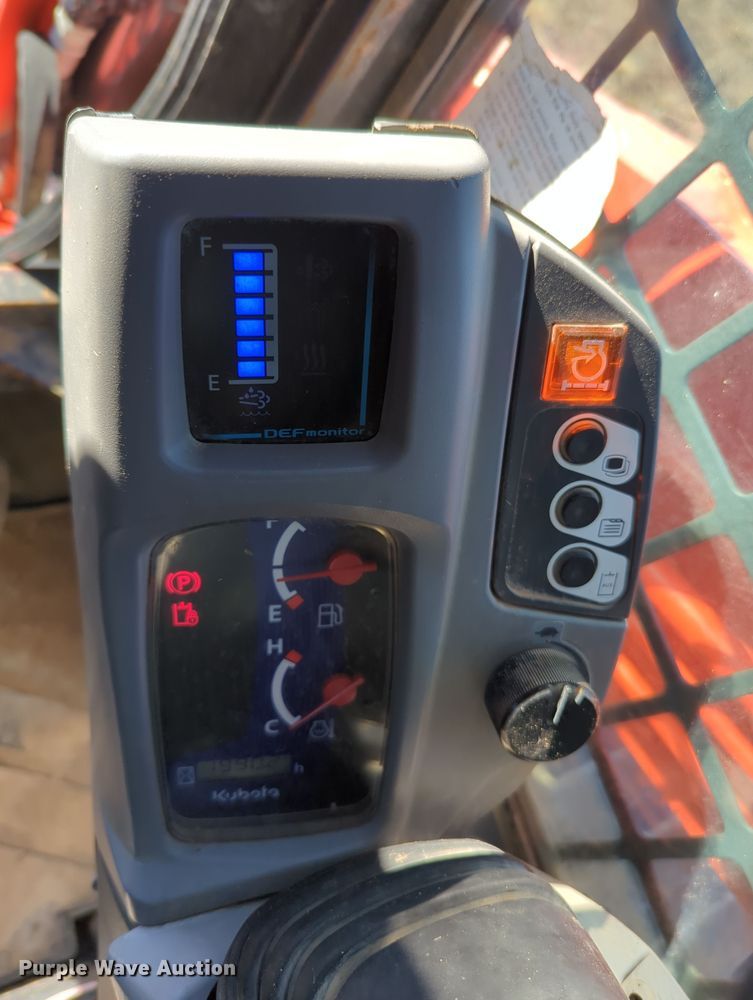 image for item OD9076 2019 Kubota SVL95-2S  tracked skid steer loader