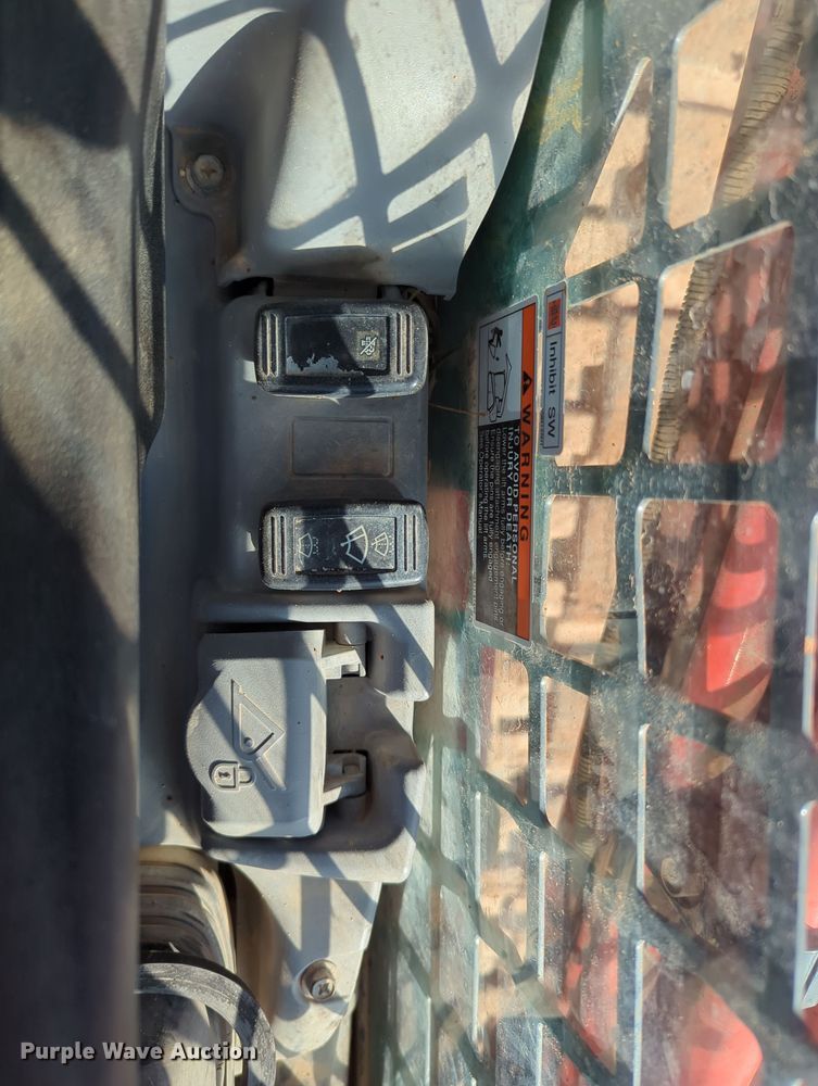 image for item OD9076 2019 Kubota SVL95-2S  tracked skid steer loader