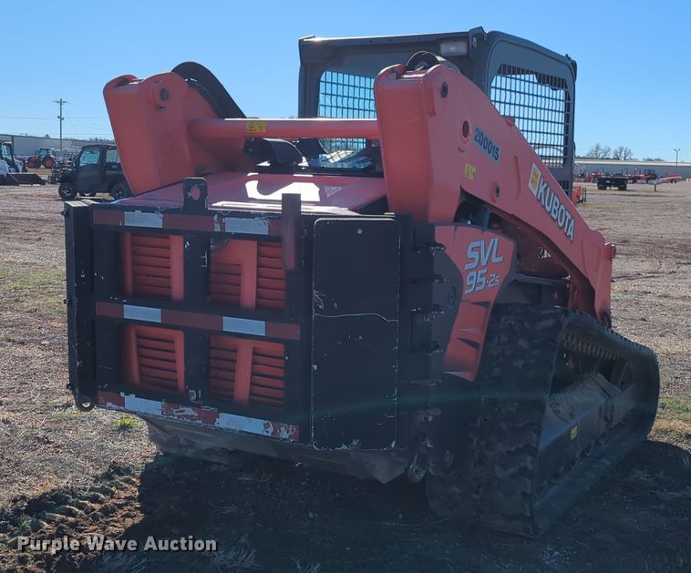 image for item OD9077 2017 Kubota SVL95-2S  tracked skid steer loader