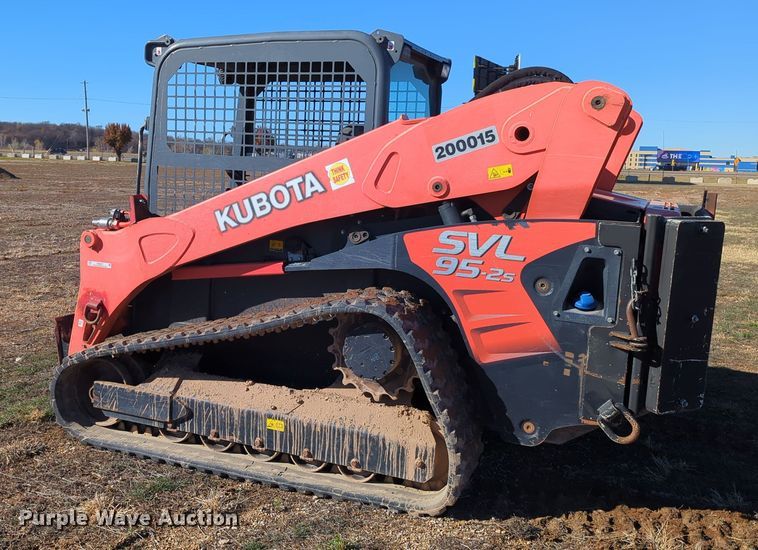 image for item OD9077 2017 Kubota SVL95-2S  tracked skid steer loader