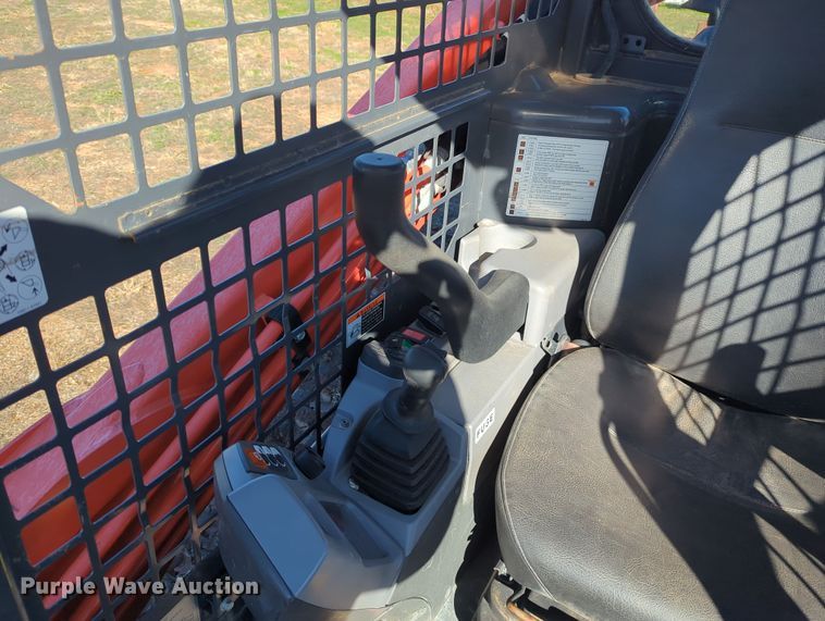 image for item OD9077 2017 Kubota SVL95-2S  tracked skid steer loader