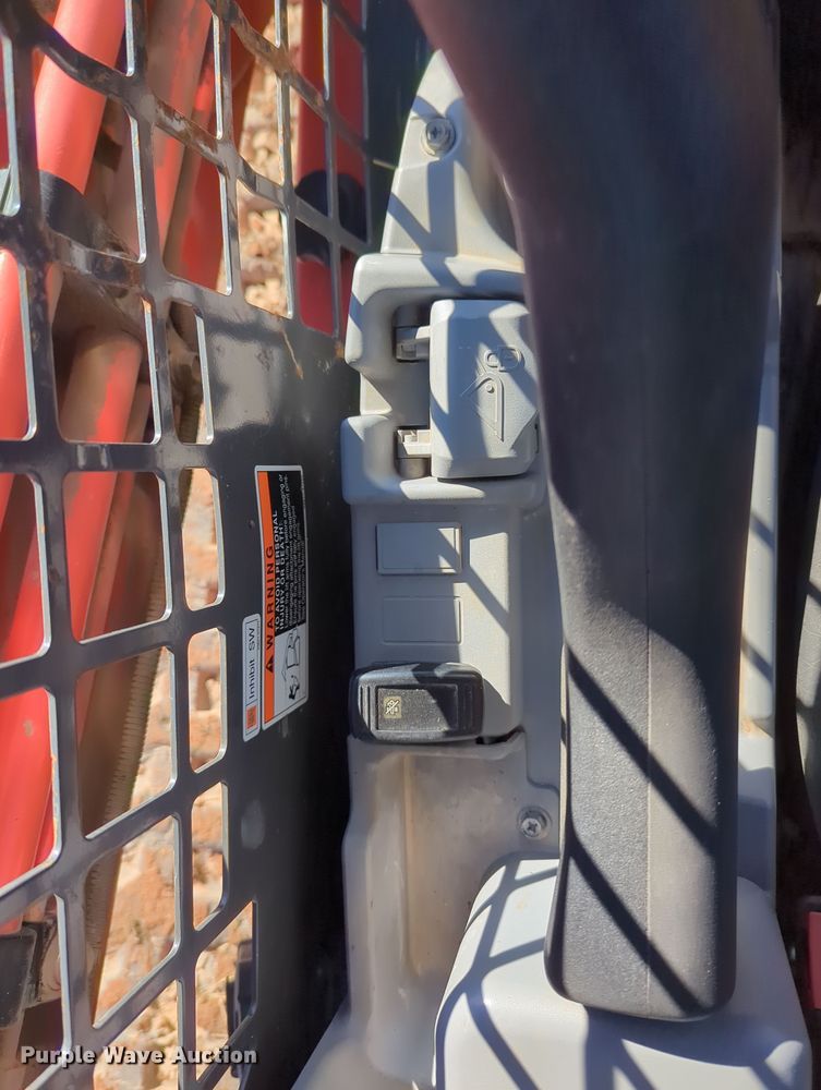 image for item OD9077 2017 Kubota SVL95-2S  tracked skid steer loader