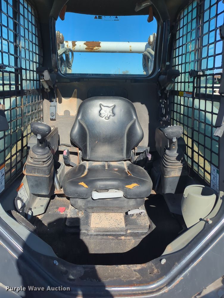 image for item OD9079 2013 Bobcat T870  tracked skid steer loader