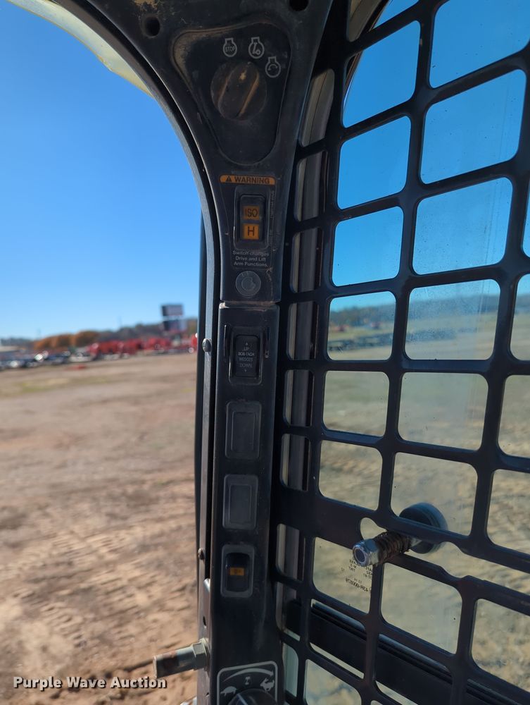 image for item OD9079 2013 Bobcat T870  tracked skid steer loader