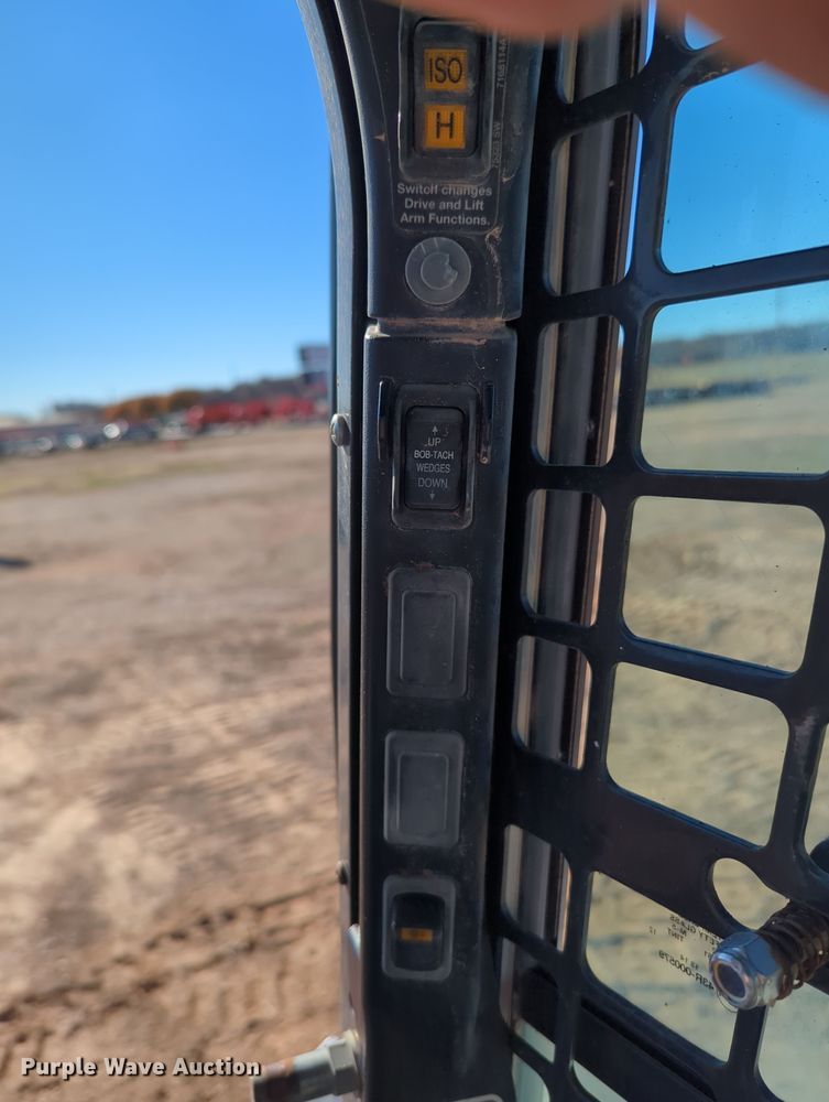 image for item OD9079 2013 Bobcat T870  tracked skid steer loader