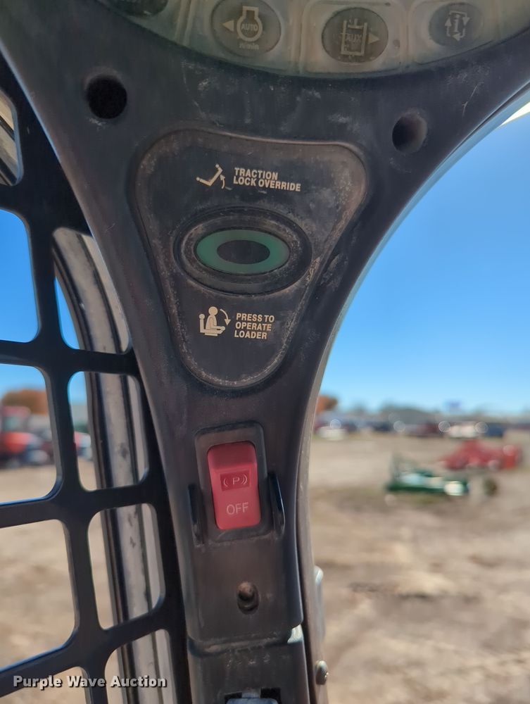 image for item OD9079 2013 Bobcat T870  tracked skid steer loader