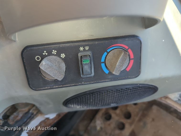 image for item OD9079 2013 Bobcat T870  tracked skid steer loader