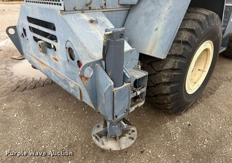 image for item OD9766 1994 Lorain LRT 230E  crane