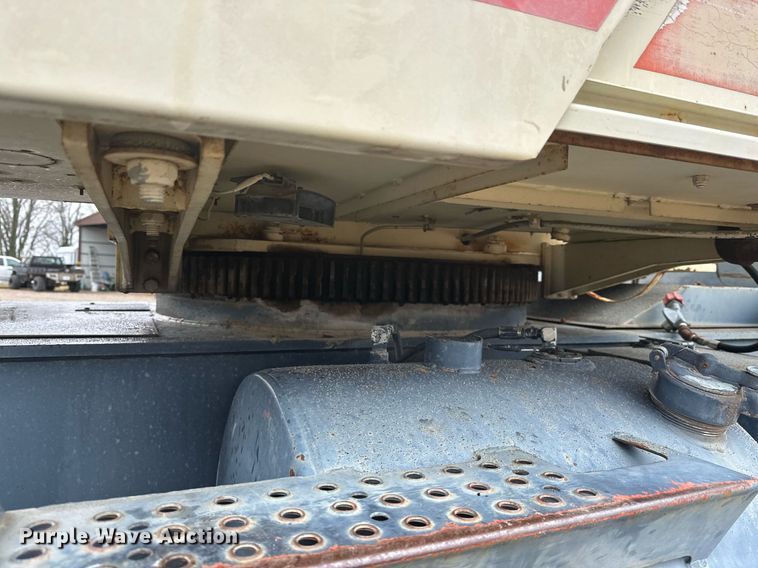 image for item OD9766 1994 Lorain LRT 230E  crane