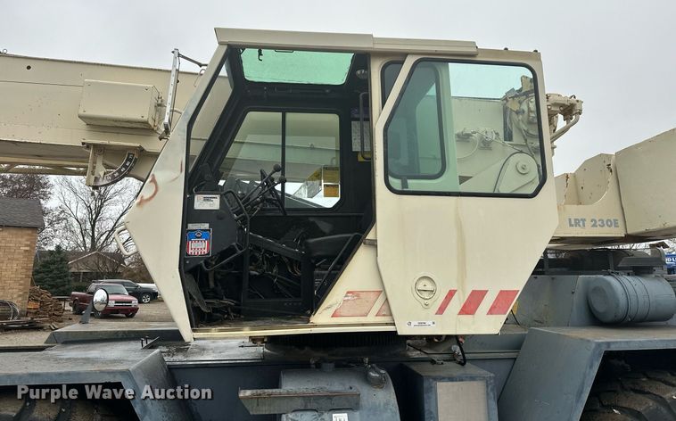 image for item OD9766 1994 Lorain LRT 230E  crane