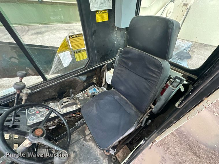 image for item OD9766 1994 Lorain LRT 230E  crane