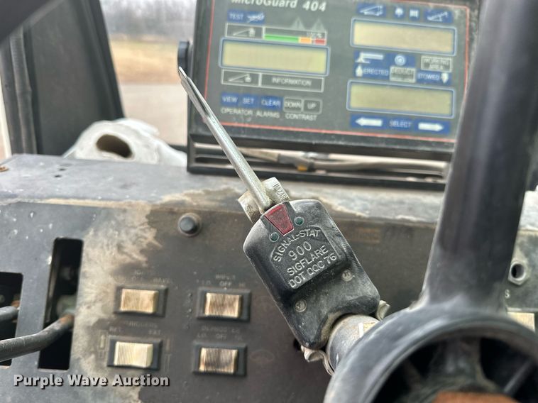 image for item OD9766 1994 Lorain LRT 230E  crane