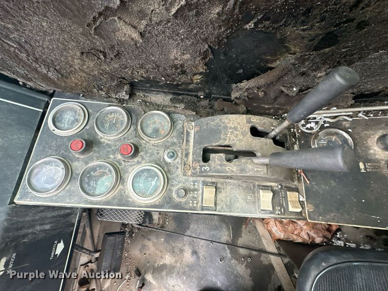 image for item OD9766 1994 Lorain LRT 230E  crane