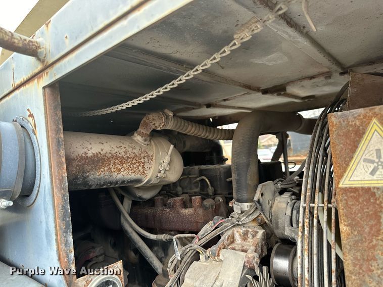 image for item OD9766 1994 Lorain LRT 230E  crane