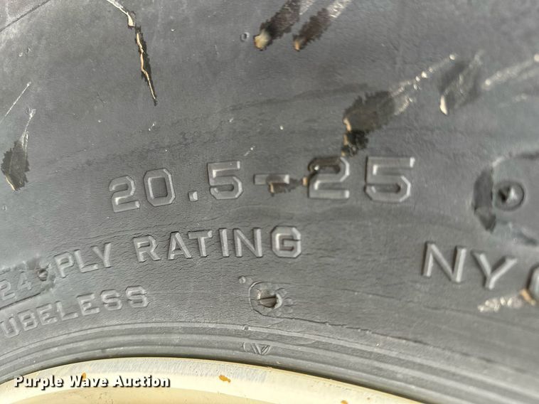 image for item OD9766 1994 Lorain LRT 230E  crane