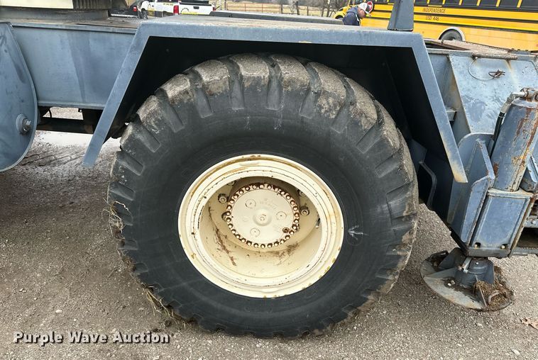 image for item OD9766 1994 Lorain LRT 230E  crane