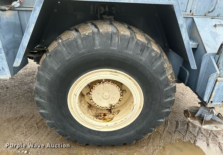 image for item OD9766 1994 Lorain LRT 230E  crane