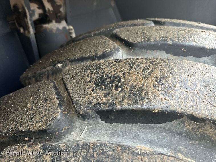 image for item OD9766 1994 Lorain LRT 230E  crane