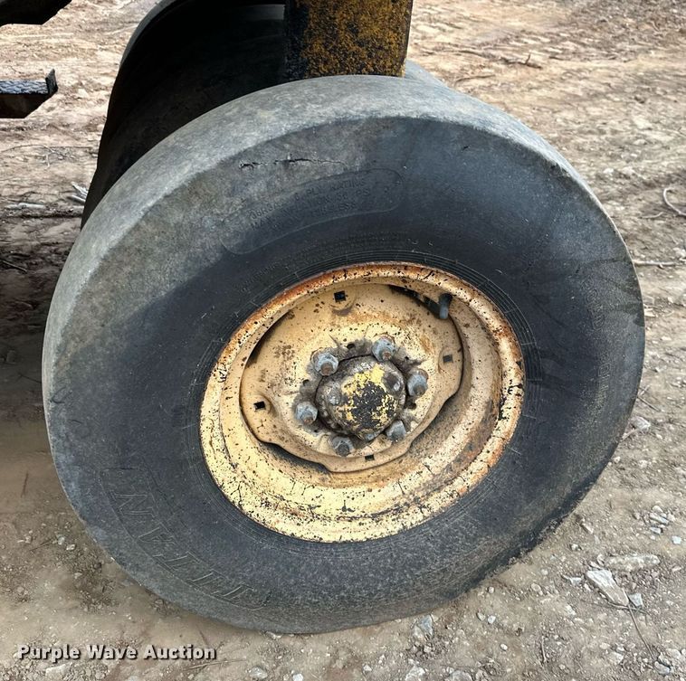 image for item OD9814 Bomag BW9R  pneumatic roller