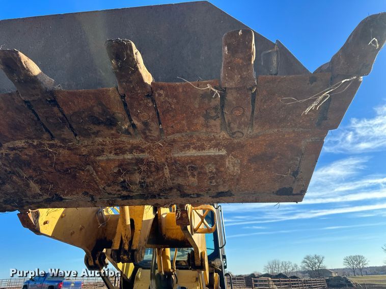 image for item OF9163 2005 Caterpillar 953C  track loader