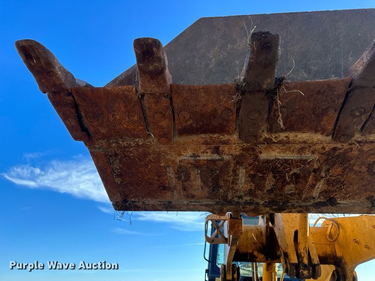 image for item OF9163 2005 Caterpillar 953C  track loader