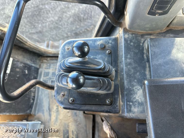 image for item OF9163 2005 Caterpillar 953C  track loader