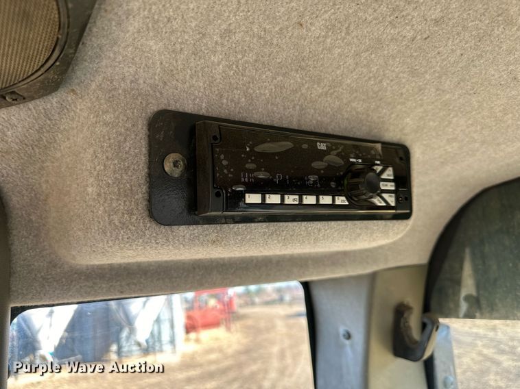 image for item OF9163 2005 Caterpillar 953C  track loader