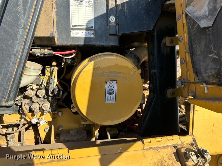 image for item OF9163 2005 Caterpillar 953C  track loader