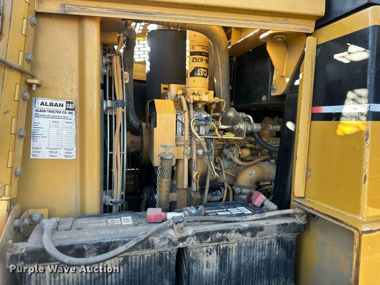 image for item OF9163 2005 Caterpillar 953C  track loader