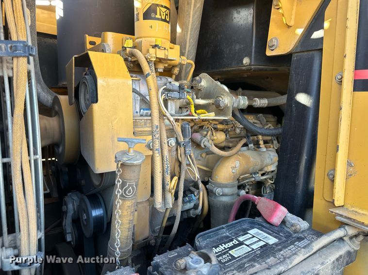 image for item OF9163 2005 Caterpillar 953C  track loader