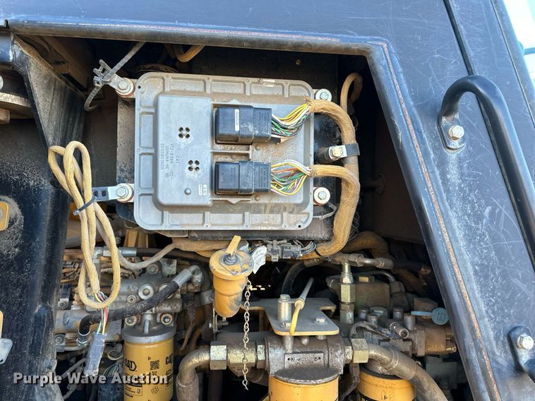 image for item OF9163 2005 Caterpillar 953C  track loader