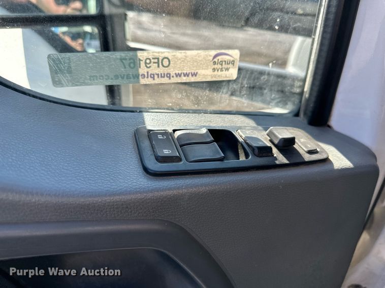 image for item OF9167 2015 Kenworth T880  semi truck