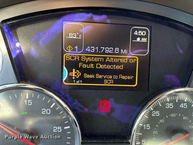 image for item OF9167 2015 Kenworth T880  semi truck