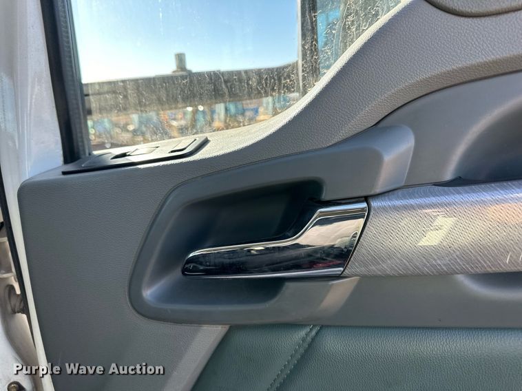 image for item OF9167 2015 Kenworth T880  semi truck