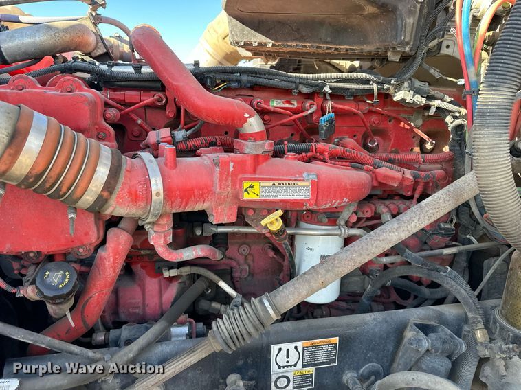 image for item OF9167 2015 Kenworth T880  semi truck