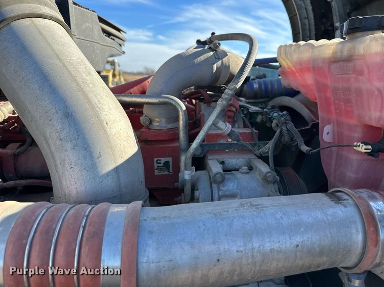 image for item OF9167 2015 Kenworth T880  semi truck