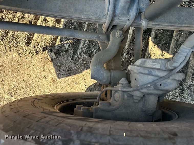 image for item OF9167 2015 Kenworth T880  semi truck