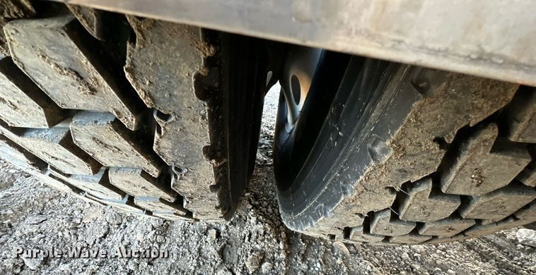 image for item OF9167 2015 Kenworth T880  semi truck