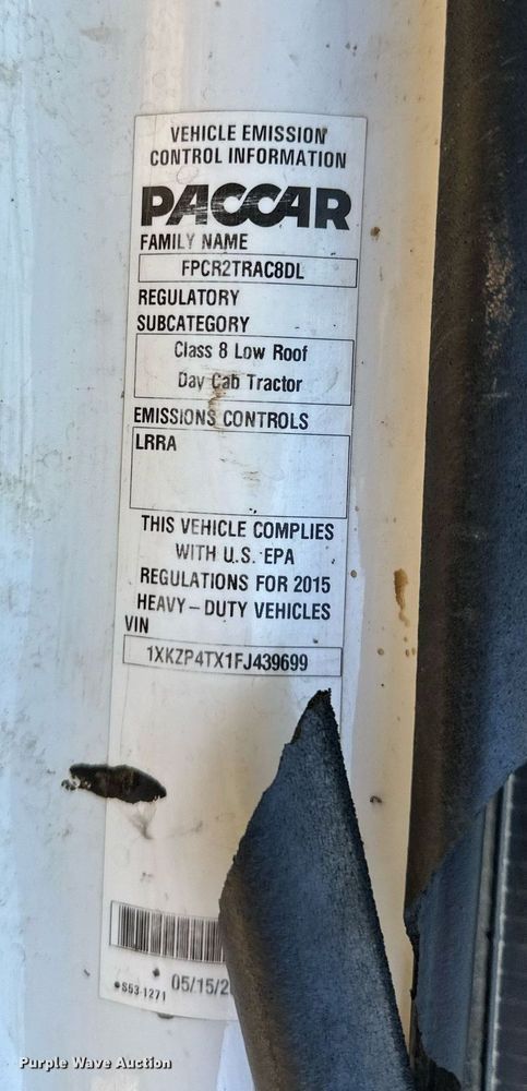 image for item OF9167 2015 Kenworth T880  semi truck