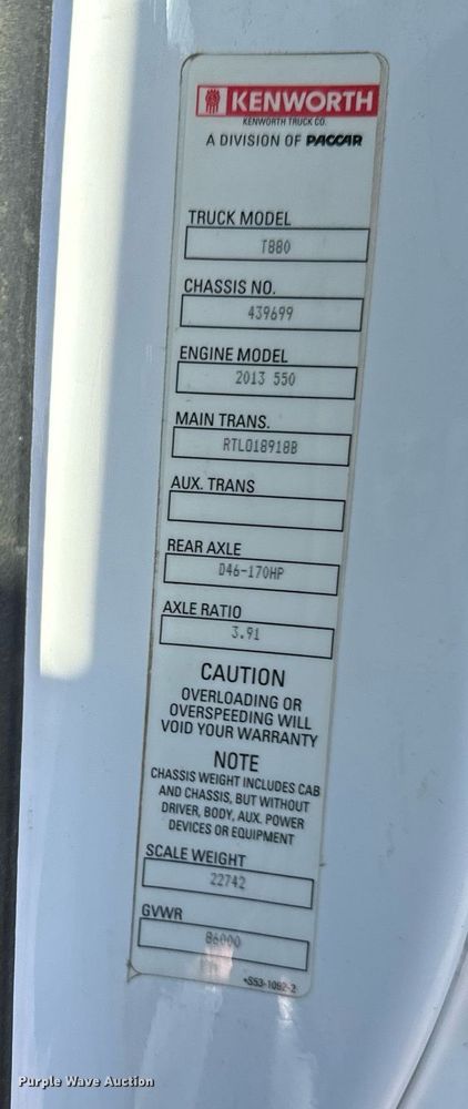 image for item OF9167 2015 Kenworth T880  semi truck
