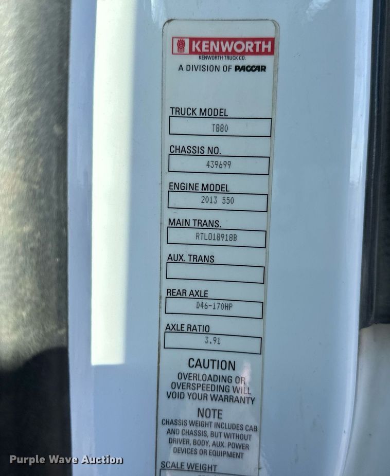 image for item OF9167 2015 Kenworth T880  semi truck