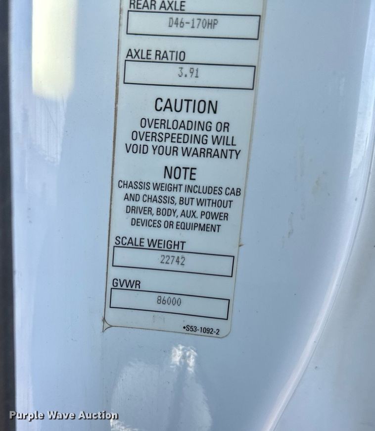 image for item OF9167 2015 Kenworth T880  semi truck